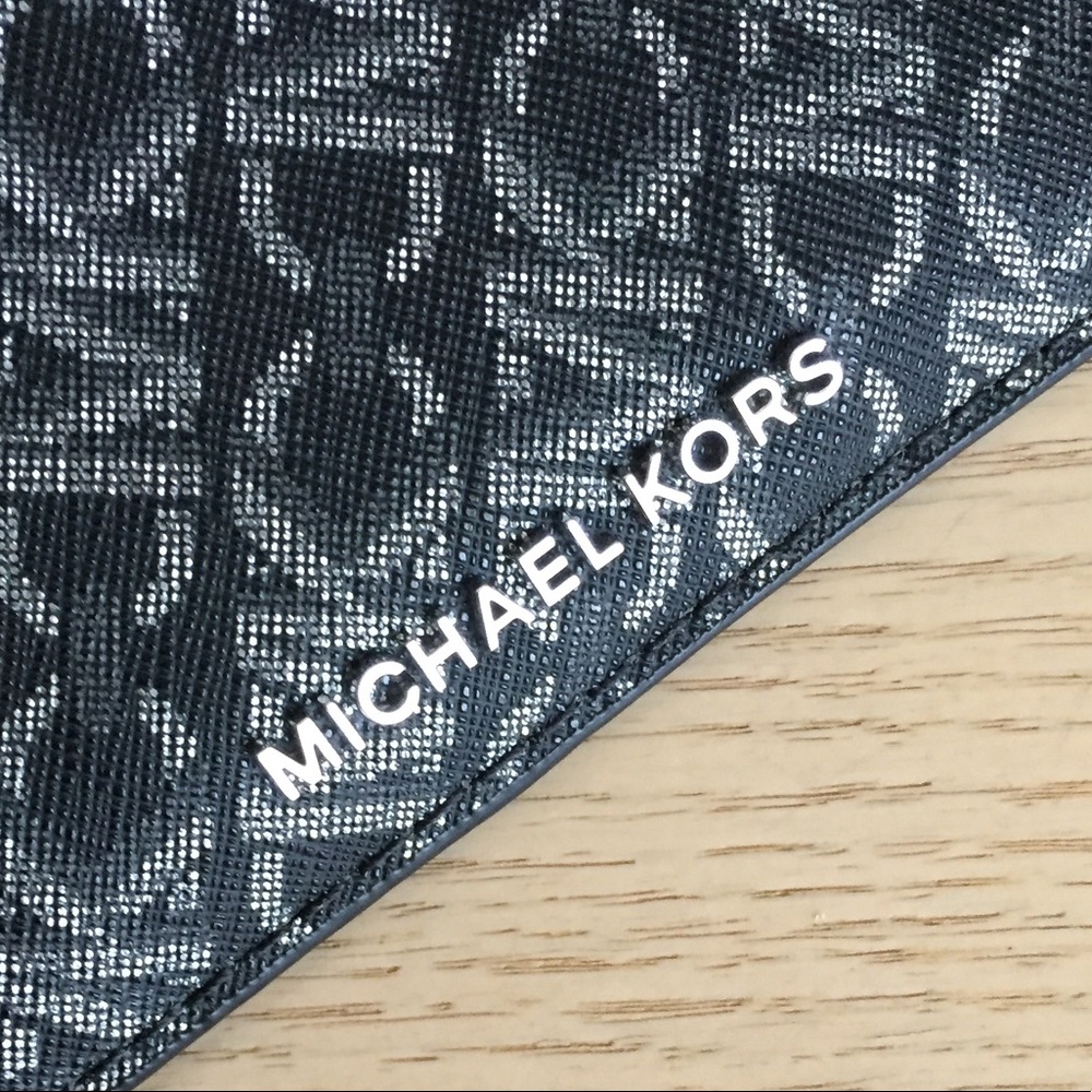 Michael Kors Empire Black Silver Card Case - Picture 4 of 7